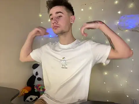 Snapshot of Mike_severi2 chatting on February 2025 06:02:02 AM Mike severi2 online show from February 2025 06:02:02 AM