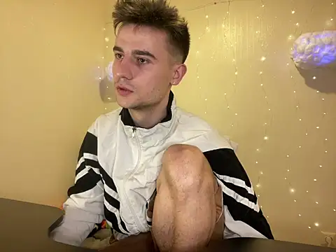 Snapshot of Mike_severi2 chatting on February 2025 03:17:01 PM Mike severi2 online show from February 2025 03:17:01 PM