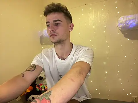 Snapshot of Mike_severi2 chatting on February 2025 03:26:01 PM Mike severi2 online show from February 2025 03:26:01 PM