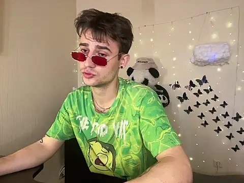 Snapshot of Mike_severi2 chatting on March 2025 09:12:02 AM Mike severi2 online show from March 2025 09:12:02 AM