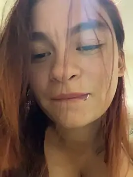 Snapshot of MiaLujan_ chatting on December 2024 11:40:02 PM MiaLujan  online show from December 2024 11:40:02 PM