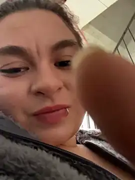 Snapshot of MiaLujan_ chatting on December 2024 01:10:02 PM MiaLujan  online show from December 2024 01:10:02 PM