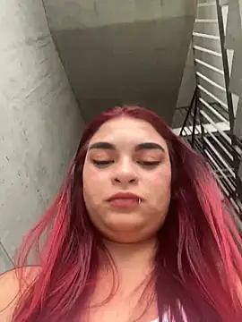 Snapshot of MiaLujan_ chatting on December 2024 08:58:01 PM MiaLujan  online show from December 2024 08:58:01 PM