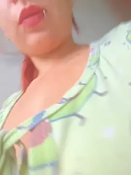 Snapshot of MiaLujan_ chatting on February 2025 11:46:02 AM MiaLujan  online show from February 2025 11:46:02 AM