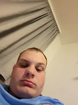 Nicolasjlhkjzl online show from April 2026 07:36:01 PM