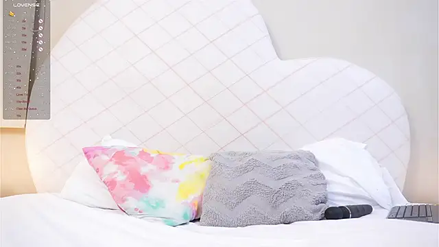 Camilaperson online show from November 2025 08:54:01 PM