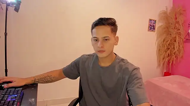 JANER 03 online show from October 2025 04:44:02 AM