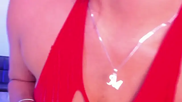 Snapshot of BellahColucci chatting on September 2025 08:24:01 PM BellahColucci online show from September 2025 08:24:01 PM