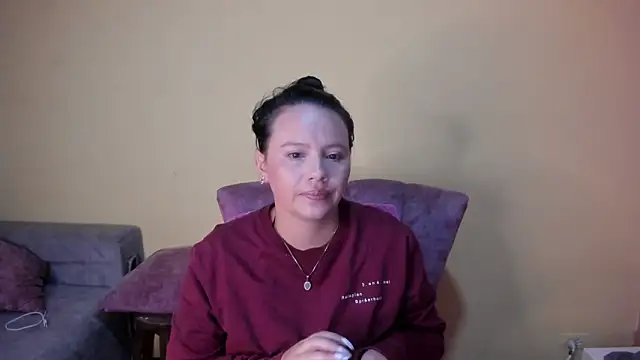 lauraguzman online show from March 2026 03:01:02 AM