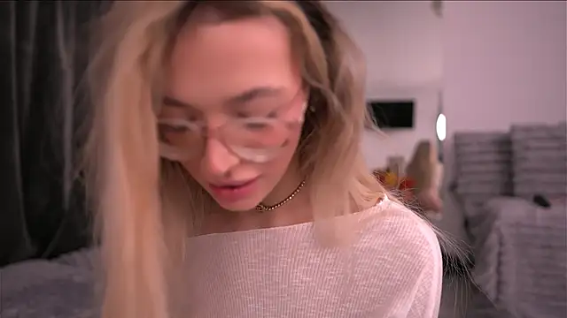 KylieJoyce online show from November 2025 09:48:01 PM