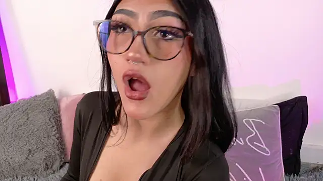 Snapshot of miluv19 chatting on May 2026 06:49:02 PM miluv19 online show from May 2026 06:49:02 PM