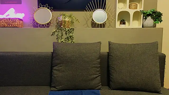 AyreenMoore online show from December 2024 06:57:02 PM