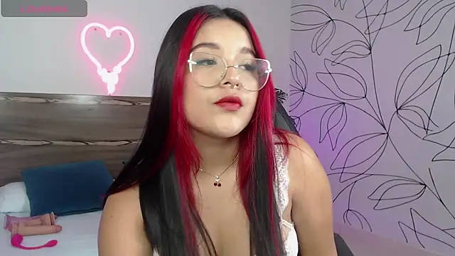 victoria18x online show from January 2025 12:18:01 PM