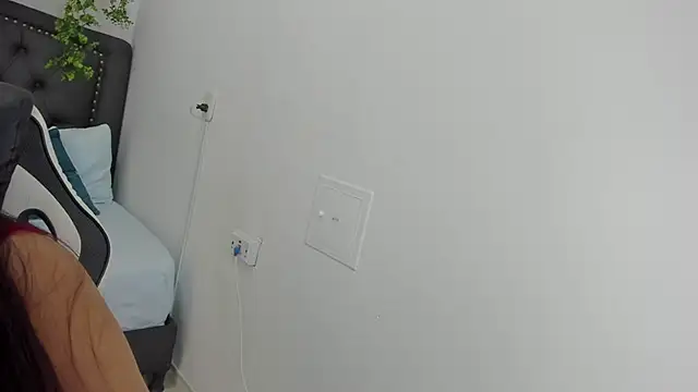 victoria18x online show from February 2025 07:16:02 PM