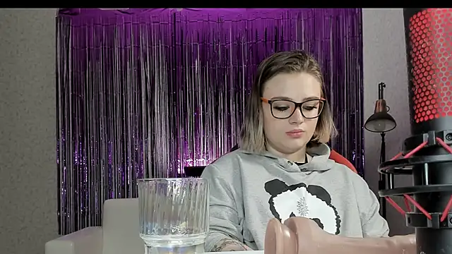 Seductive She Wolf online show from February 2025 05:15:02 AM