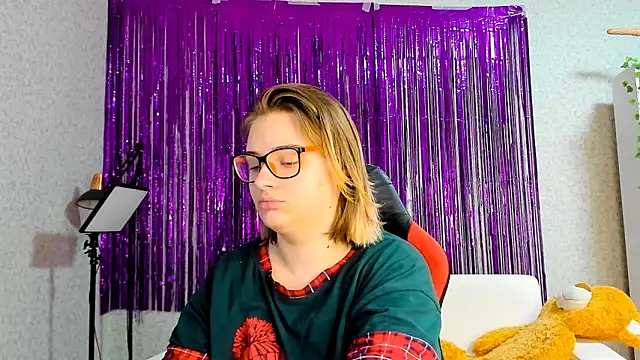 Seductive She Wolf online show from March 2025 10:00:02 PM