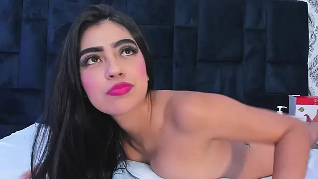 Snapshot of Mia-Monroe chatting on February 2025 01:57:01 AM Mia-Monroe online show from February 2025 01:57:01 AM