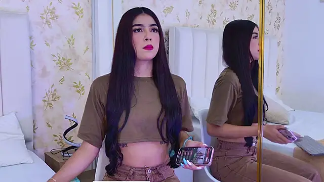 Snapshot of Mia-Monroe chatting on September 2025 07:39:01 PM Mia-Monroe online show from September 2025 07:39:01 PM