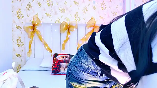 Snapshot of Mia-Monroe chatting on November 2025 12:16:02 PM Mia-Monroe online show from November 2025 12:16:02 PM