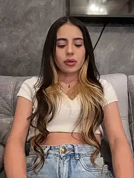 Snapshot of AbyThompson chatting on February 2025 09:53:01 AM AbyThompson online show from February 2025 09:53:01 AM