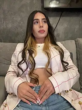 Snapshot of AbyThompson chatting on February 2025 03:09:02 AM AbyThompson online show from February 2025 03:09:02 AM