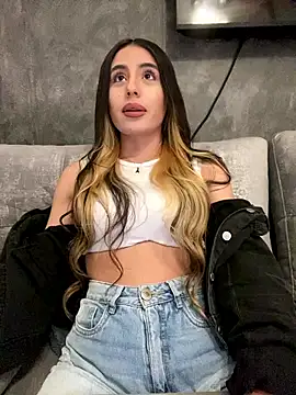 Snapshot of AbyThompson chatting on February 2025 08:47:02 PM AbyThompson online show from February 2025 08:47:02 PM