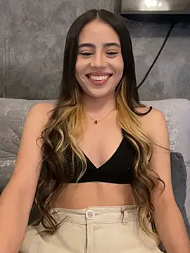 Snapshot of AbyThompson chatting on February 2025 06:48:02 PM AbyThompson online show from February 2025 06:48:02 PM