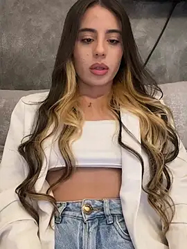 Snapshot of AbyThompson chatting on February 2025 11:52:01 PM AbyThompson online show from February 2025 11:52:01 PM