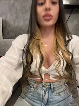 Snapshot of AbyThompson chatting on February 2025 09:44:02 PM AbyThompson online show from February 2025 09:44:02 PM