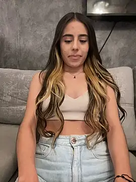 Snapshot of AbyThompson chatting on March 2025 02:38:02 AM AbyThompson online show from March 2025 02:38:02 AM