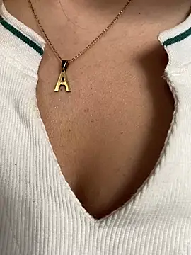 Snapshot of AbyThompson chatting on March 2025 10:16:01 PM AbyThompson online show from March 2025 10:16:01 PM