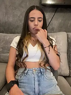 Snapshot of AbyThompson chatting on March 2025 01:21:02 AM AbyThompson online show from March 2025 01:21:02 AM