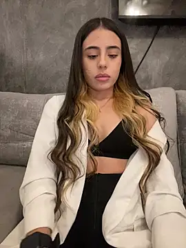 Snapshot of AbyThompson chatting on March 2025 08:11:02 PM AbyThompson online show from March 2025 08:11:02 PM