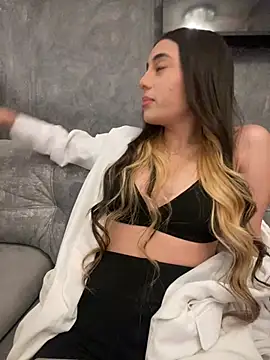 Snapshot of AbyThompson chatting on March 2025 12:00:02 AM AbyThompson online show from March 2025 12:00:02 AM