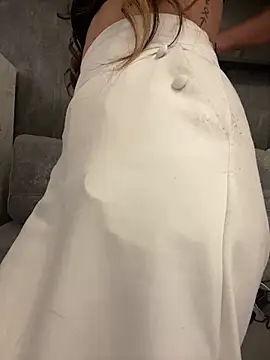 Snapshot of AbyThompson chatting on March 2025 05:38:02 PM AbyThompson online show from March 2025 05:38:02 PM