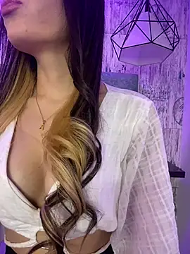 Snapshot of AbyThompson chatting on March 2025 04:32:01 PM AbyThompson online show from March 2025 04:32:01 PM