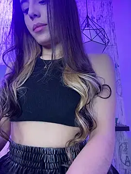 Snapshot of AbyThompson chatting on March 2025 12:16:02 AM AbyThompson online show from March 2025 12:16:02 AM