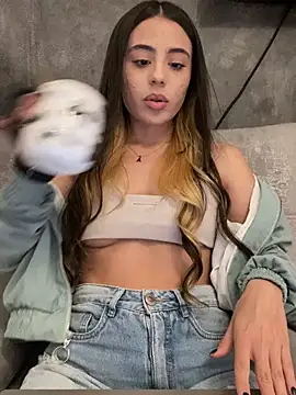 Snapshot of AbyThompson chatting on March 2025 12:15:02 AM AbyThompson online show from March 2025 12:15:02 AM