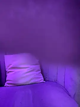 Snapshot of AbyThompson chatting on September 2025 12:05:02 PM AbyThompson online show from September 2025 12:05:02 PM