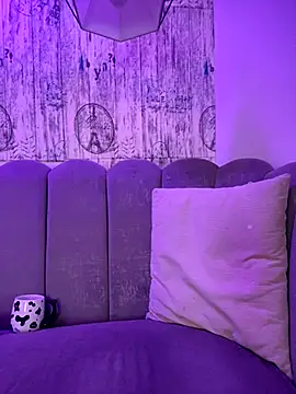 Snapshot of AbyThompson chatting on September 2025 01:02:01 PM AbyThompson online show from September 2025 01:02:01 PM