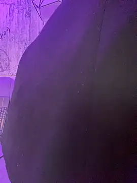 Snapshot of AbyThompson chatting on September 2025 01:29:02 AM AbyThompson online show from September 2025 01:29:02 AM