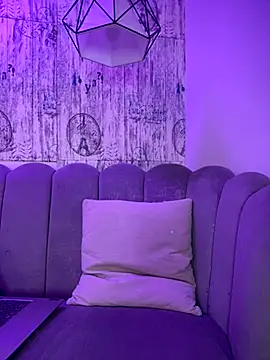 Snapshot of AbyThompson chatting on September 2025 12:29:01 PM AbyThompson online show from September 2025 12:29:01 PM