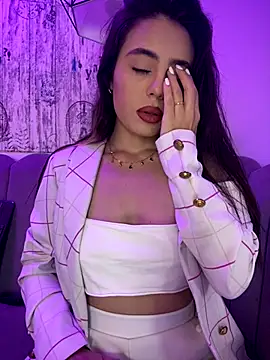 Snapshot of AbyThompson chatting on September 2025 01:03:01 PM AbyThompson online show from September 2025 01:03:01 PM