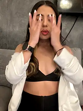 Snapshot of AbyThompson chatting on September 2025 03:04:02 PM AbyThompson online show from September 2025 03:04:02 PM