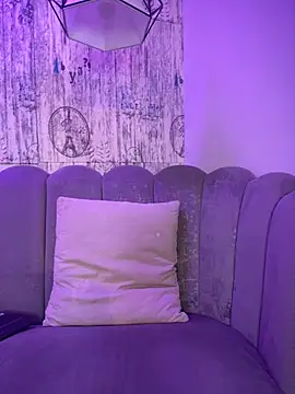 Snapshot of AbyThompson chatting on September 2025 07:28:02 PM AbyThompson online show from September 2025 07:28:02 PM