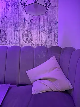 Snapshot of AbyThompson chatting on September 2025 12:20:01 PM AbyThompson online show from September 2025 12:20:01 PM