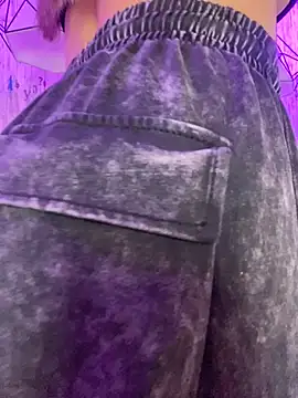 Snapshot of AbyThompson chatting on October 2025 03:45:01 PM AbyThompson online show from October 2025 03:45:01 PM