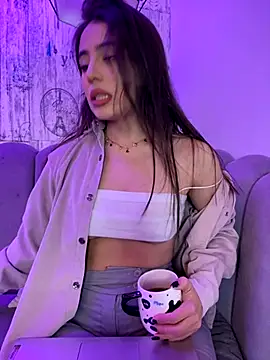 Snapshot of AbyThompson chatting on October 2025 01:32:01 PM AbyThompson online show from October 2025 01:32:01 PM