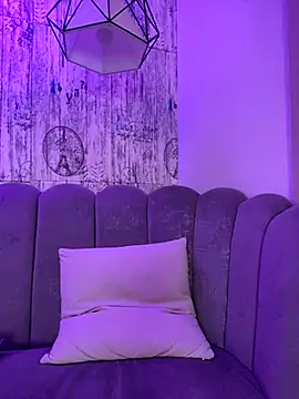 Snapshot of AbyThompson chatting on October 2025 01:29:01 PM AbyThompson online show from October 2025 01:29:01 PM