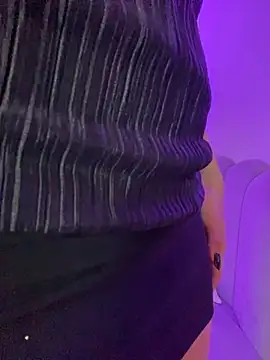 Snapshot of AbyThompson chatting on October 2025 01:13:01 PM AbyThompson online show from October 2025 01:13:01 PM